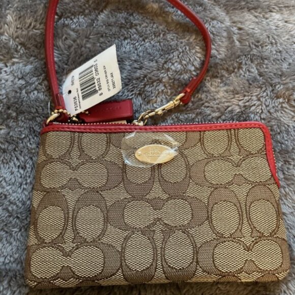 NWT COACH Signature Logo Corner ZIP WRISTLET Khaki & Classic Red Canvas F53536 - Picture 1 of 1